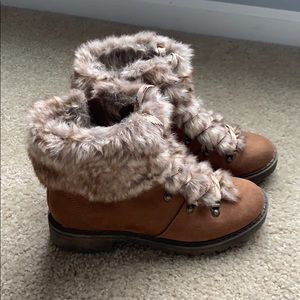 Universal Thread Boots, size 7.5